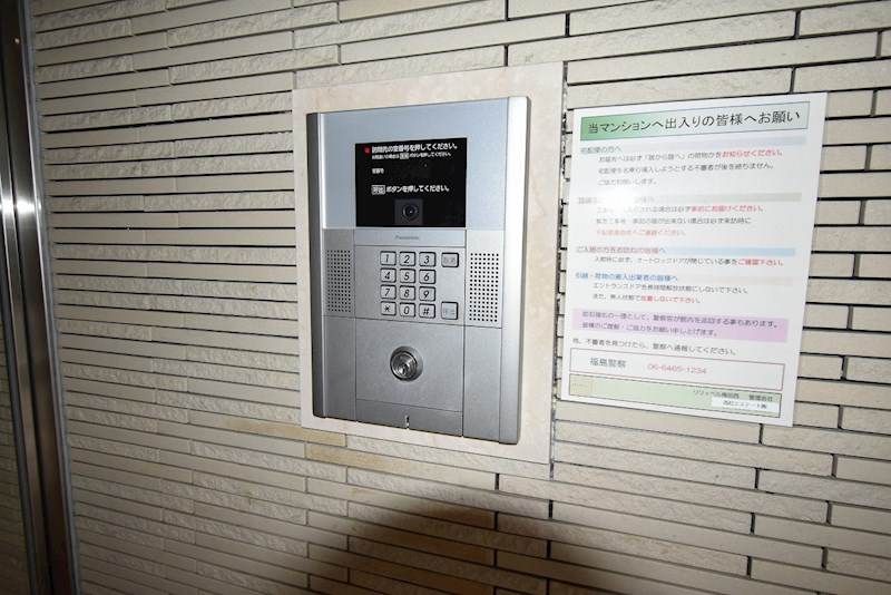 建物エントランス