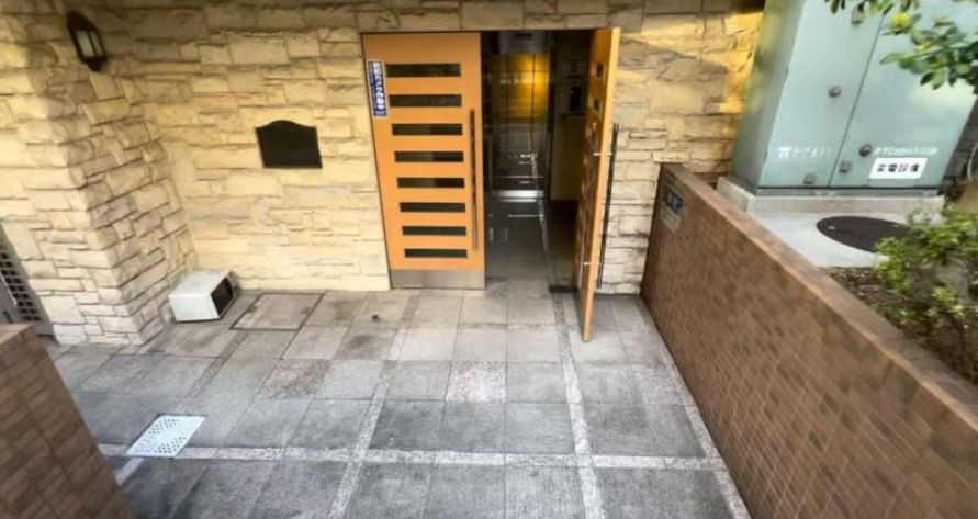 建物エントランス