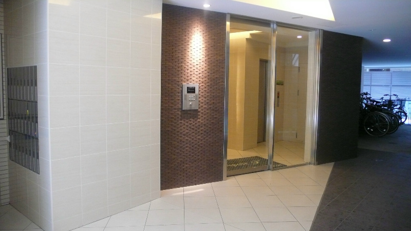 建物エントランス