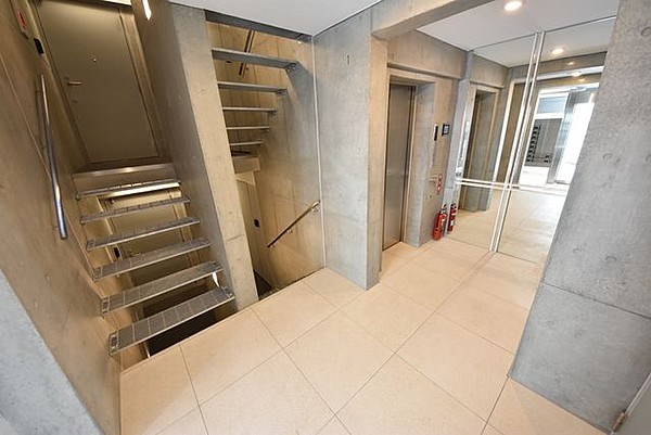 建物エントランス