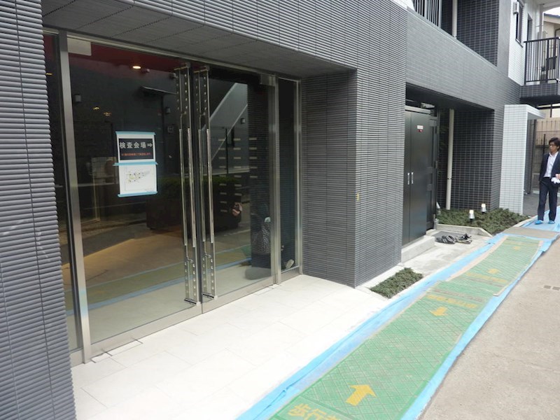 建物エントランス