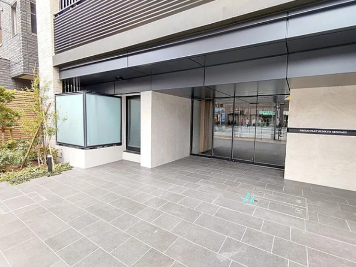 建物エントランス