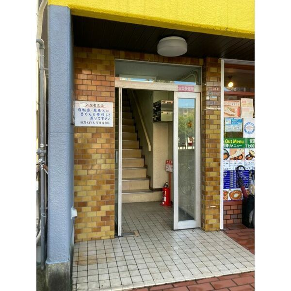 建物エントランス