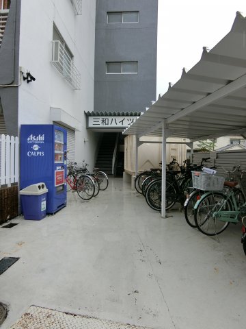 建物エントランス