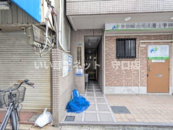 建物エントランス