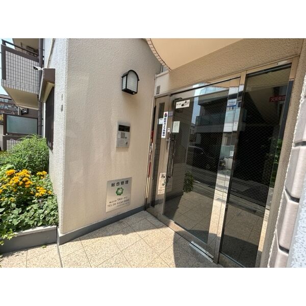 建物エントランス