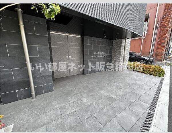 建物エントランス