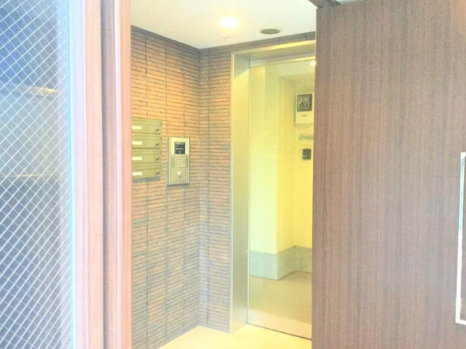 建物エントランス