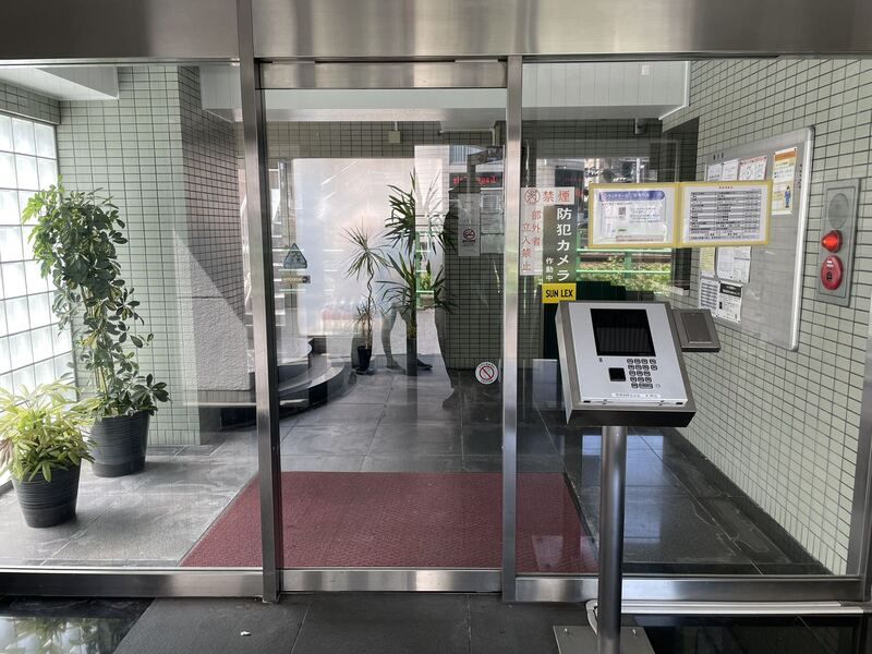 建物エントランス