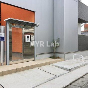 建物エントランス