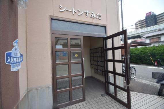 建物エントランス