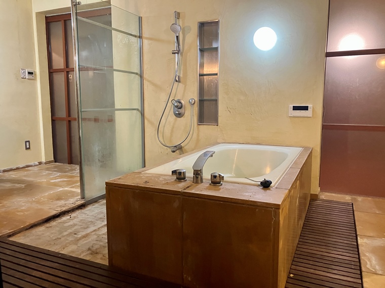 シャワールーム