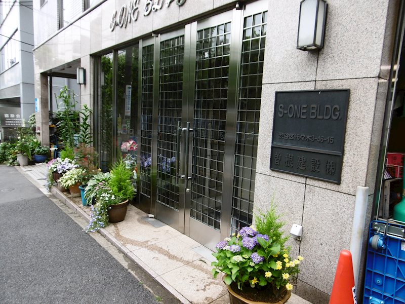 建物エントランス