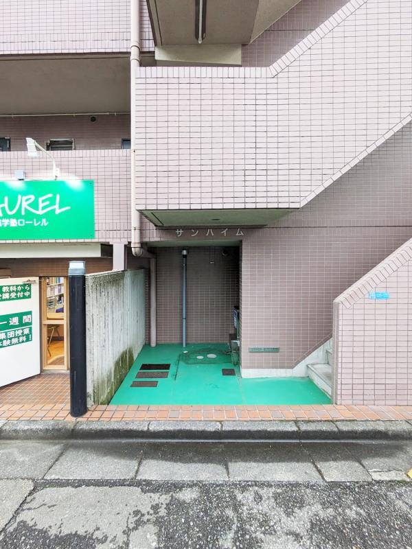 建物エントランス