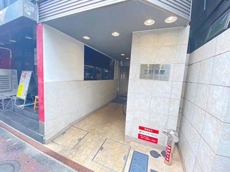 建物エントランス