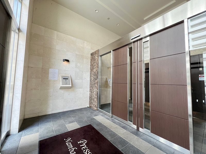 建物エントランス