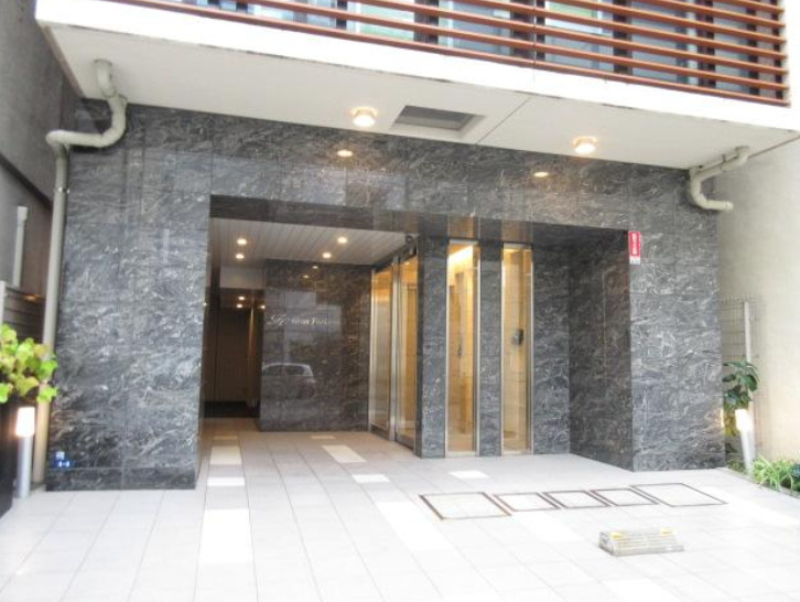 建物エントランス