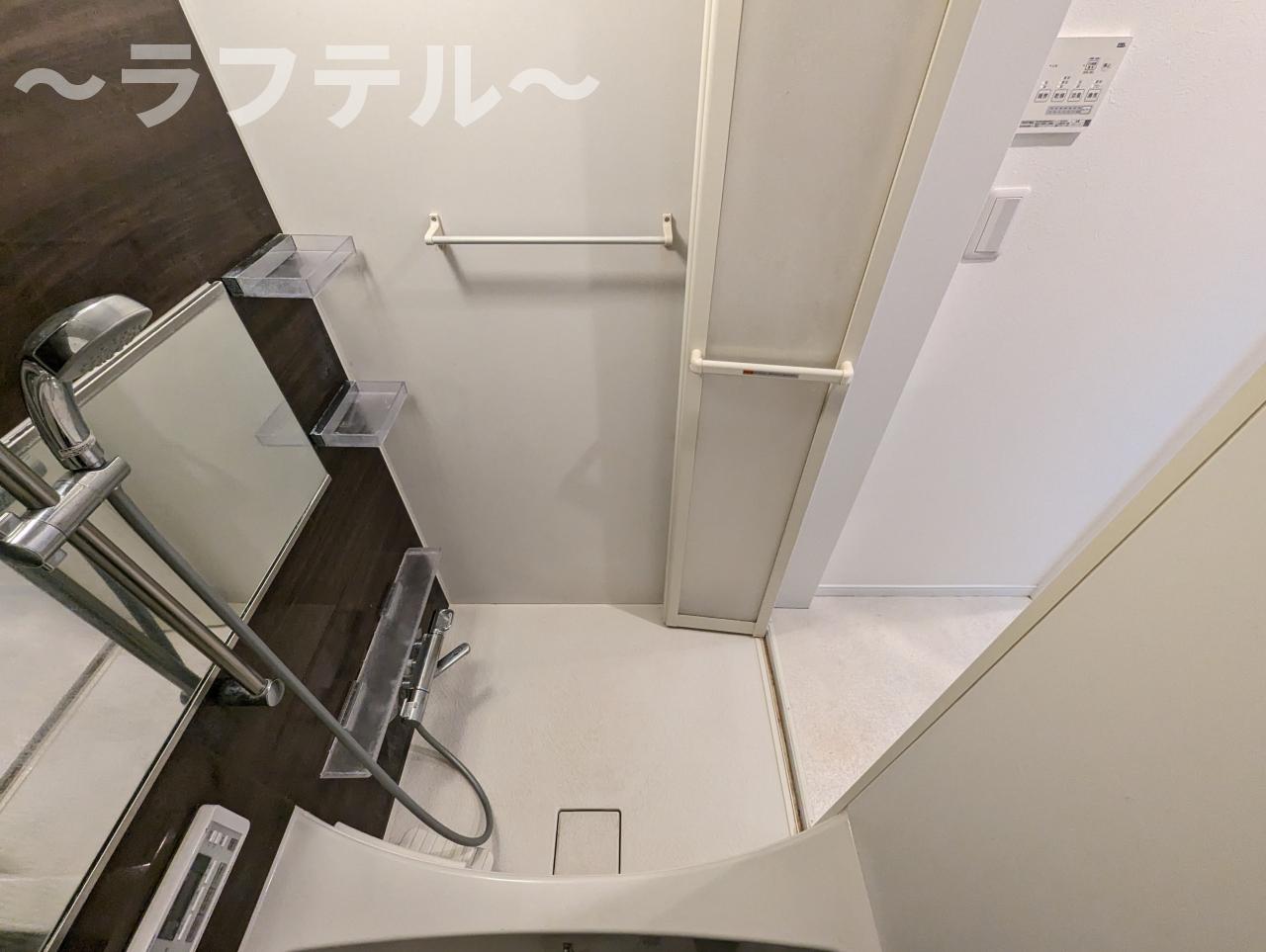 シャワールーム