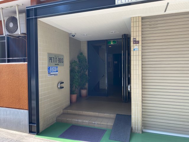 建物エントランス