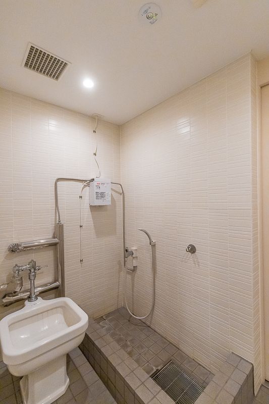 シャワールーム