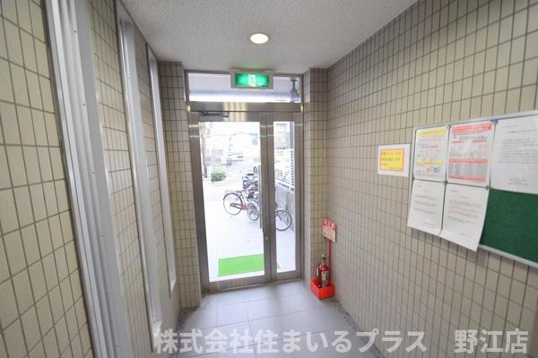 建物エントランス