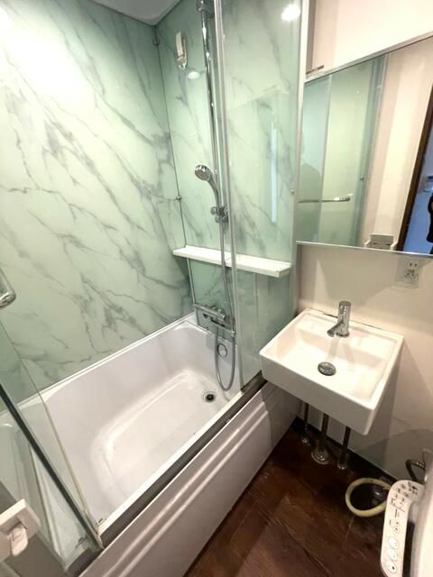 シャワールーム