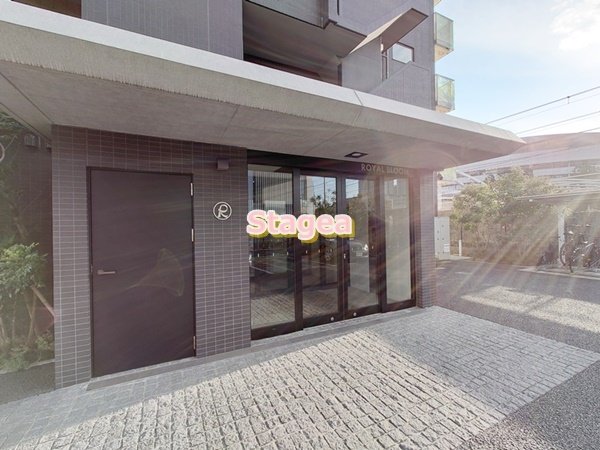 建物エントランス