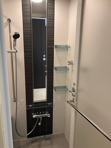 シャワールーム