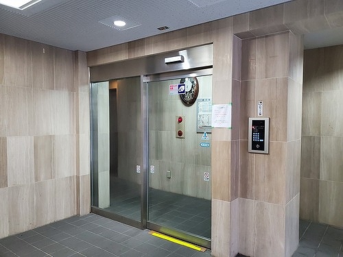 建物エントランス