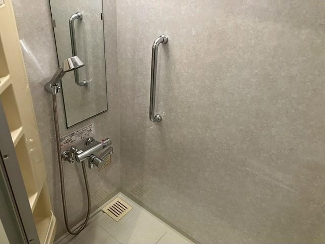 シャワールーム