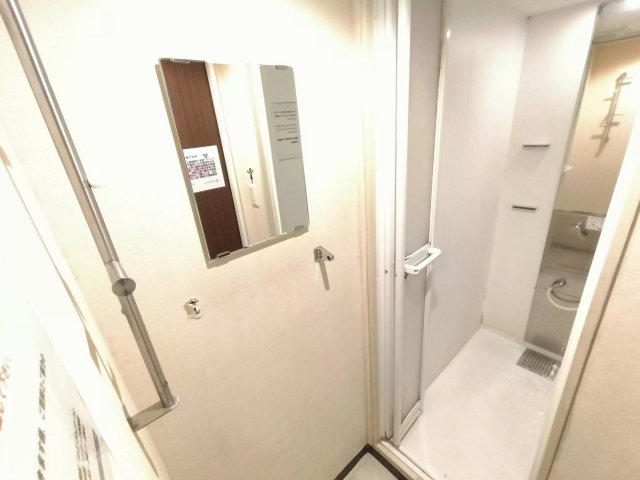 シャワールーム
