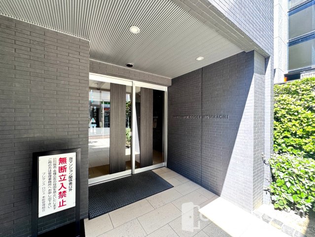 建物エントランス